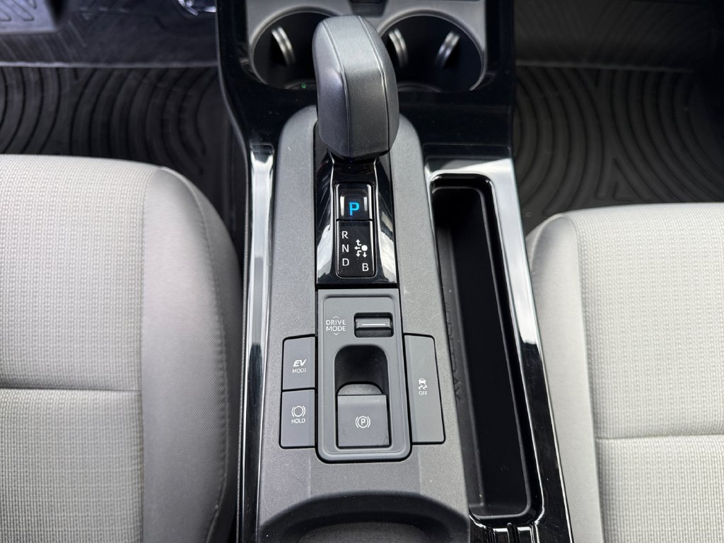 Used 2023 Toyota Prius LE FWD image 18