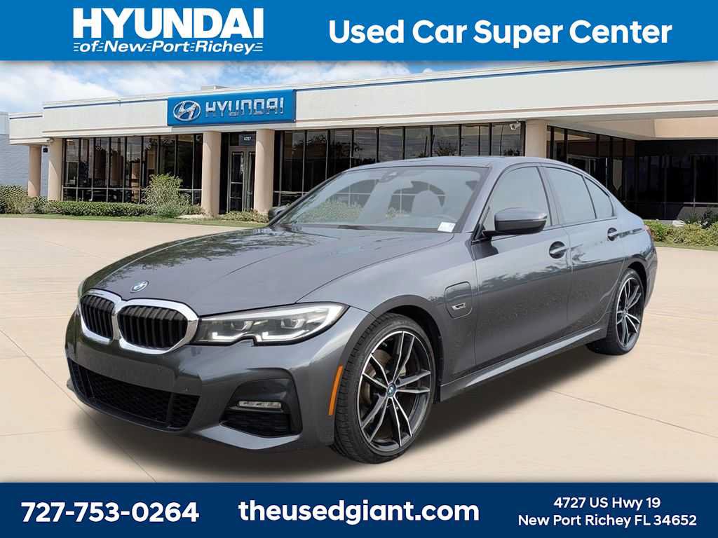 Used 2022 BMW 330e w/ M Sport Package RWD video 1