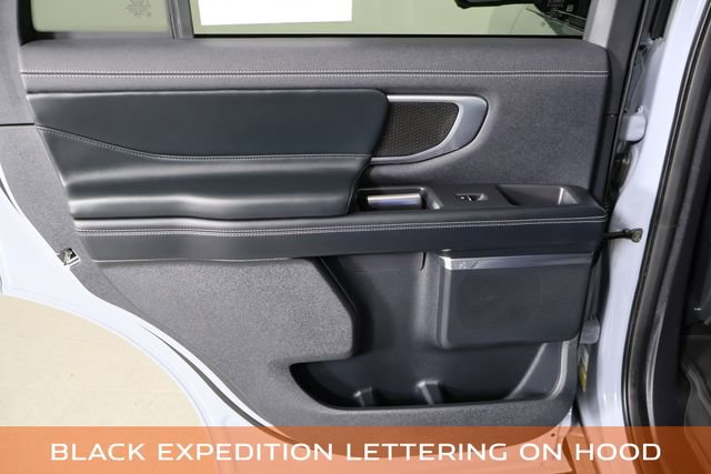 Used 2025 Ford Expedition Platinum w/ Stealth Appearance Package image 17