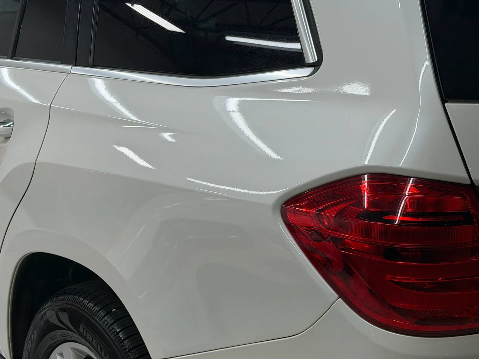 Used 2015 Mercedes-Benz GL 450 4MATIC w/ Lane Tracking Package image 12
