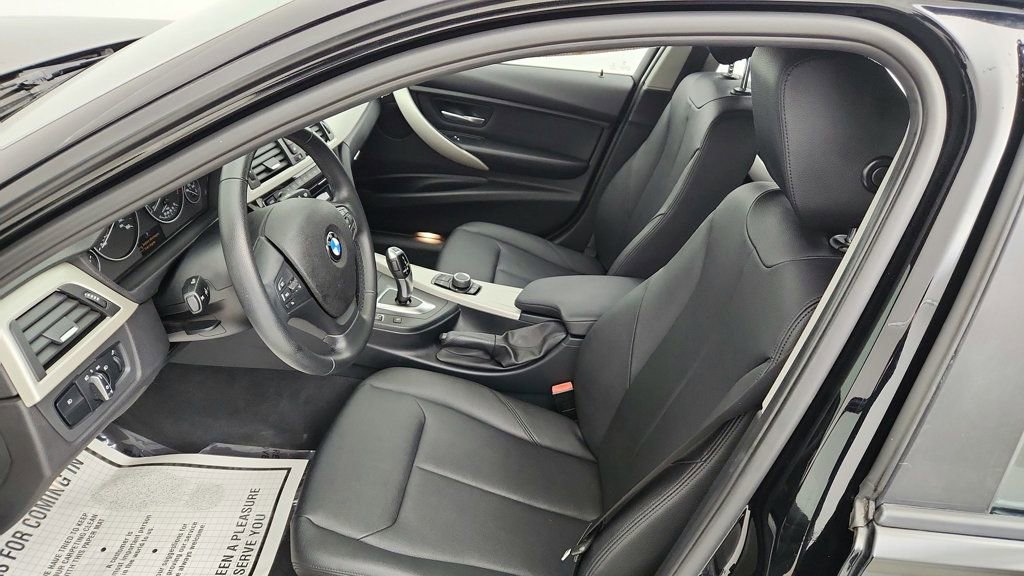 Used 2016 BMW 320i 4dr Sdn 320i with Driving Assi image 20