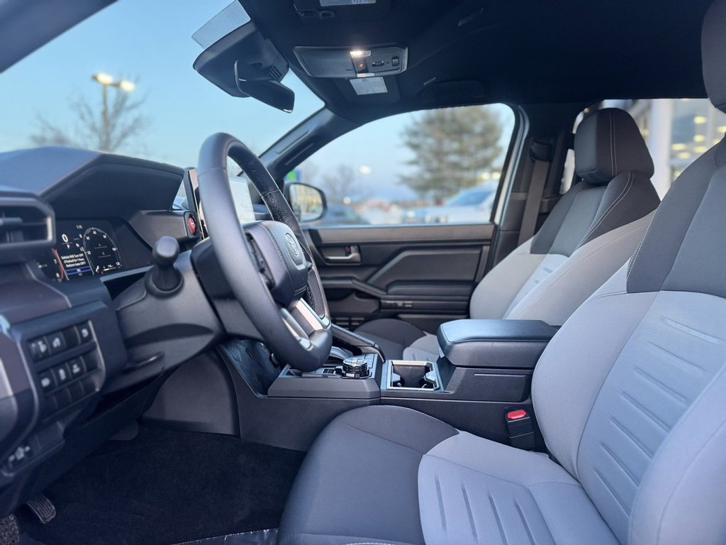 Used 2024 Toyota Tacoma TRD Off-Road image 15