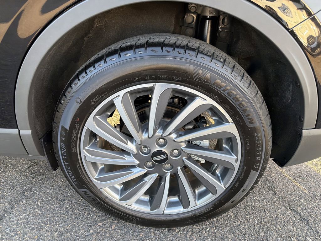 Used 2025 Lincoln Corsair Reserve image 31