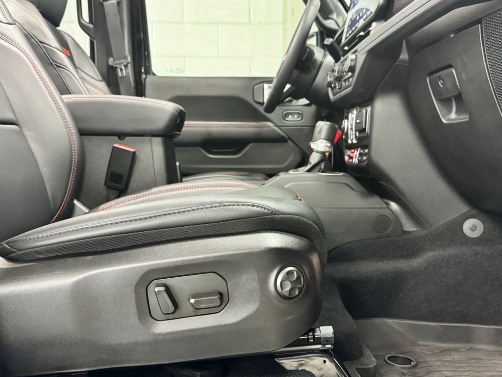 Used 2024 Jeep Wrangler Unlimited Rubicon AWD/4WD image 7