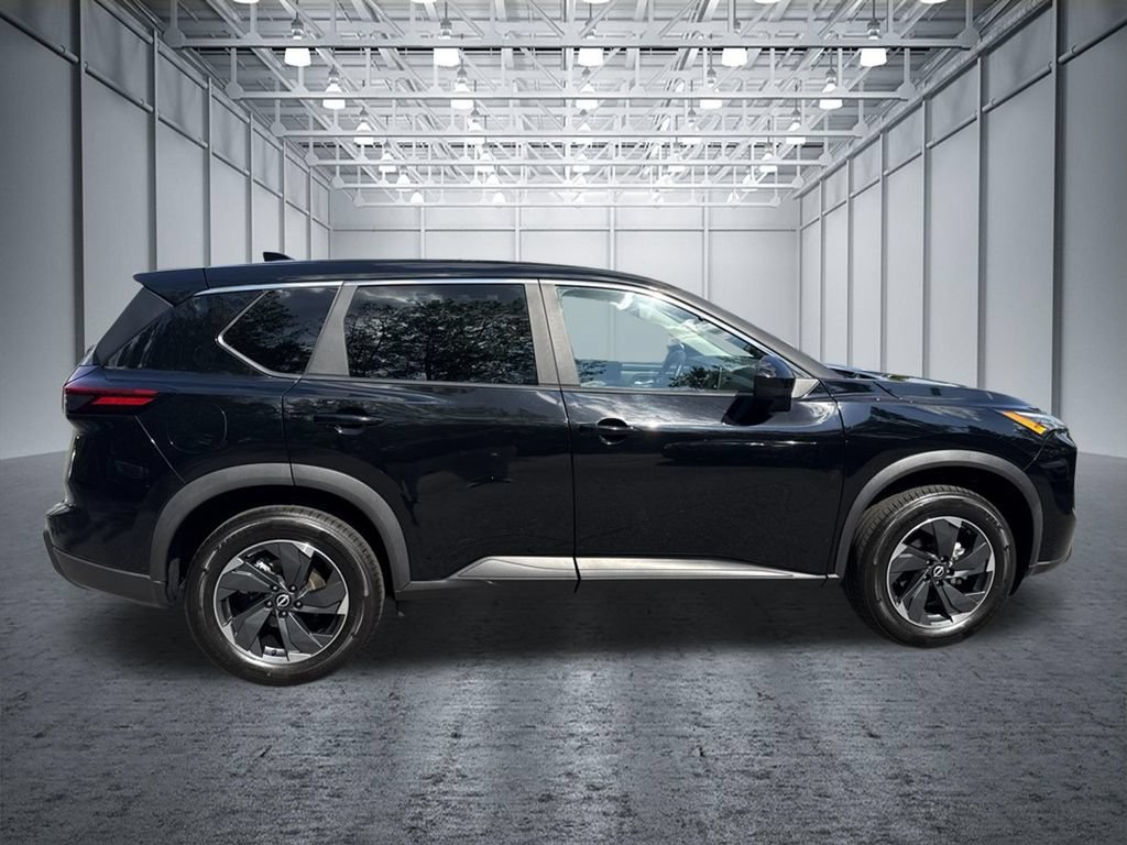 Certified 2025 Nissan Rogue SV FWD image 10