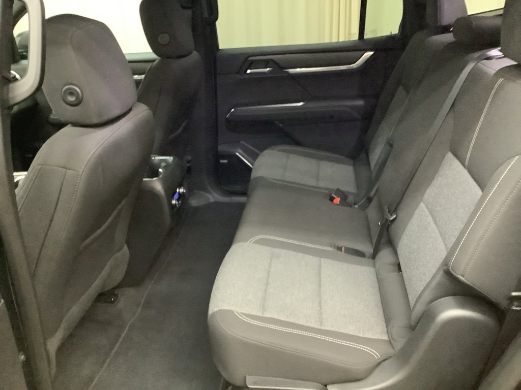 Used 2025 GMC Acadia Elevation image 27