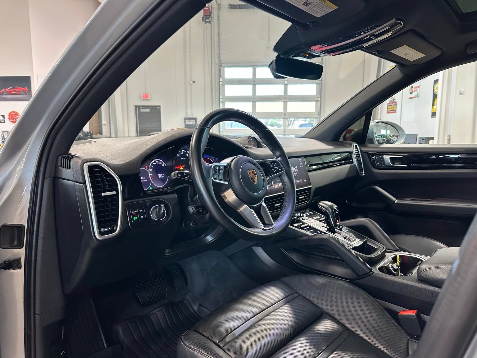Used 2022 Porsche Cayenne Platinum Edition AWD/4WD image 15
