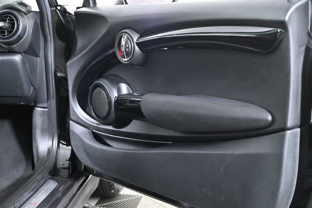 Used 2019 MINI Cooper S image 24