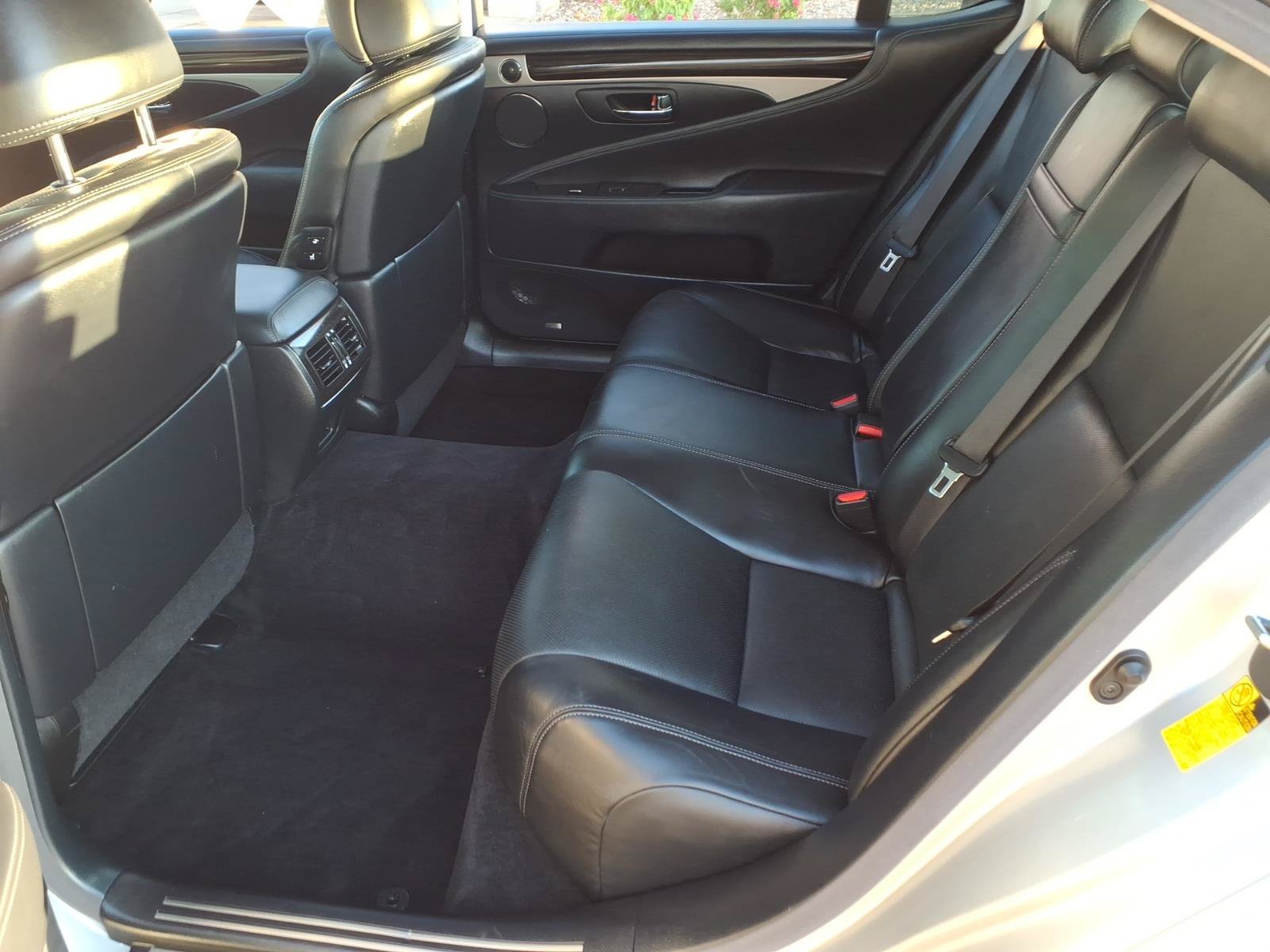 Used 2013 Lexus LS 460 L w/ All-Weather Pkg RWD image 9
