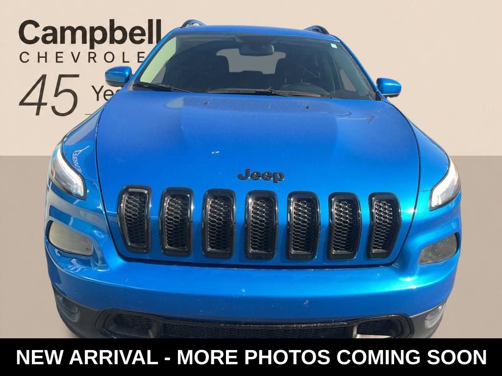 Used 2018 Jeep Cherokee Latitude w/ Altitude Package FWD image 11