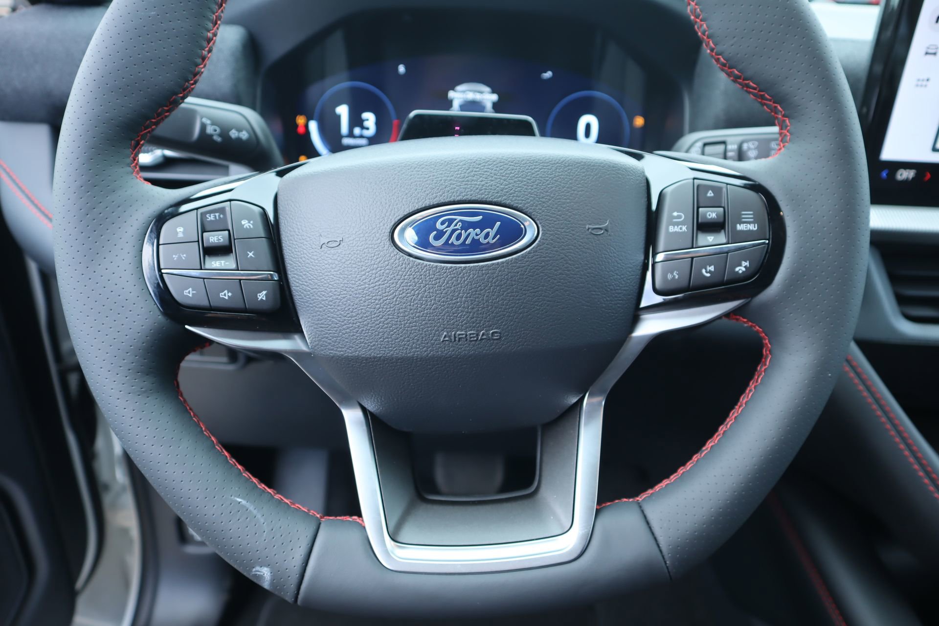 New 2026 Ford Explorer ST-Line RWD image 3