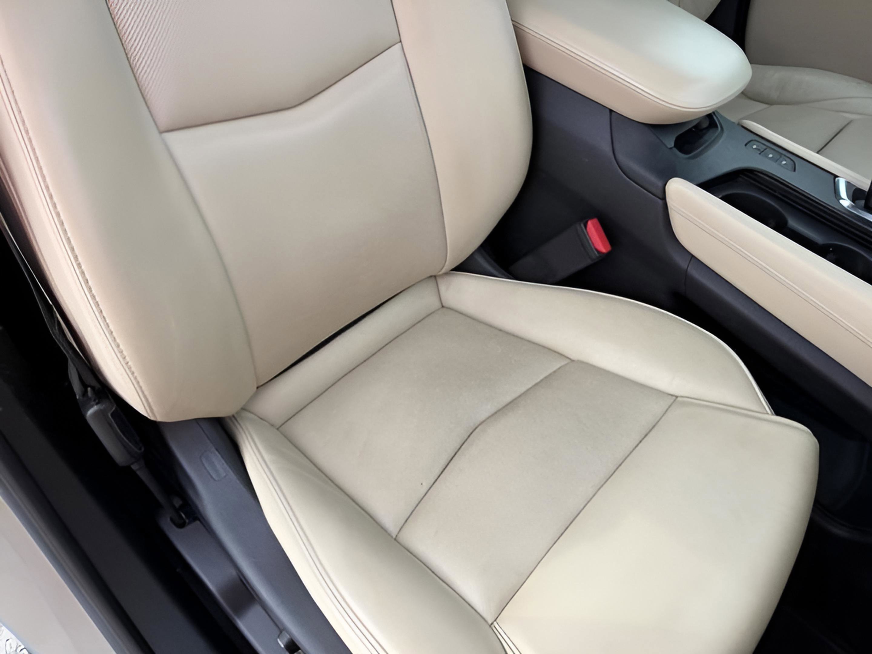 Used 2017 Cadillac XT5 Luxury image 16