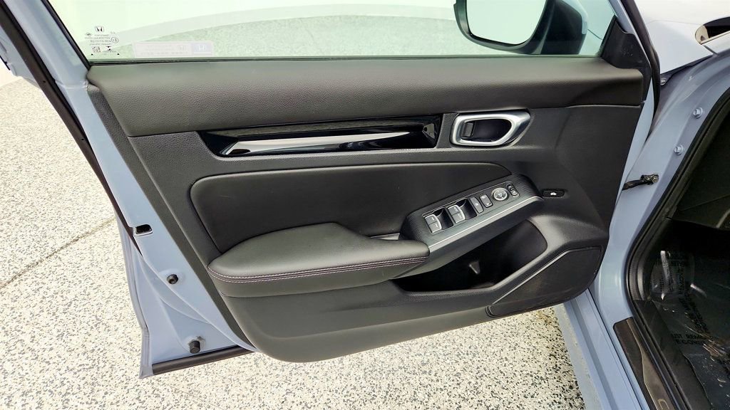 Used 2023 Honda Civic Touring image 11