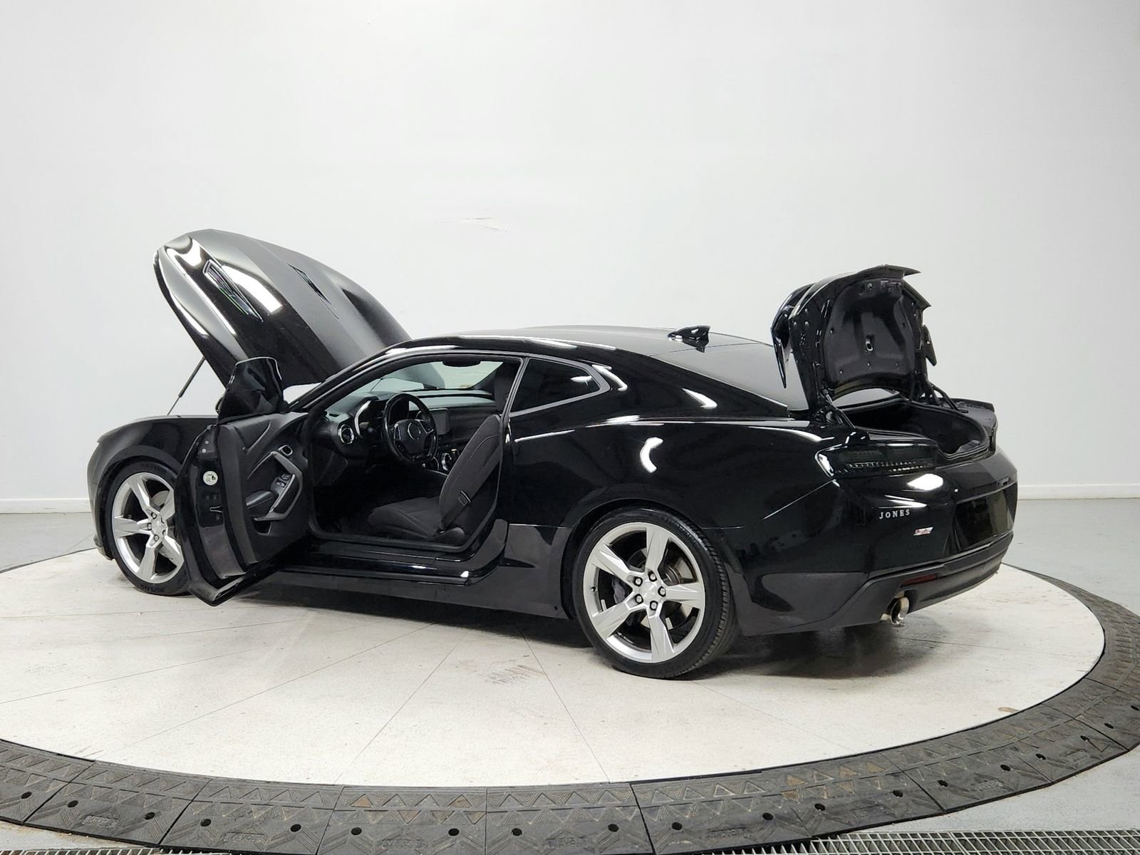Used 2018 Chevrolet Camaro SS image 13