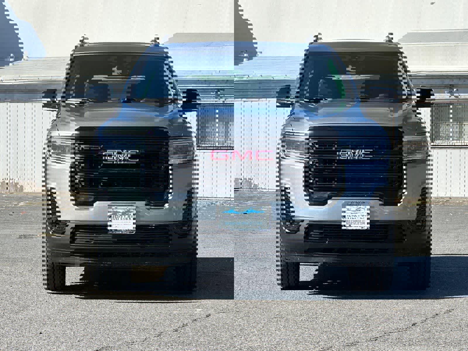 Used 2023 GMC Acadia SLT w/ Elevation Edition image 10