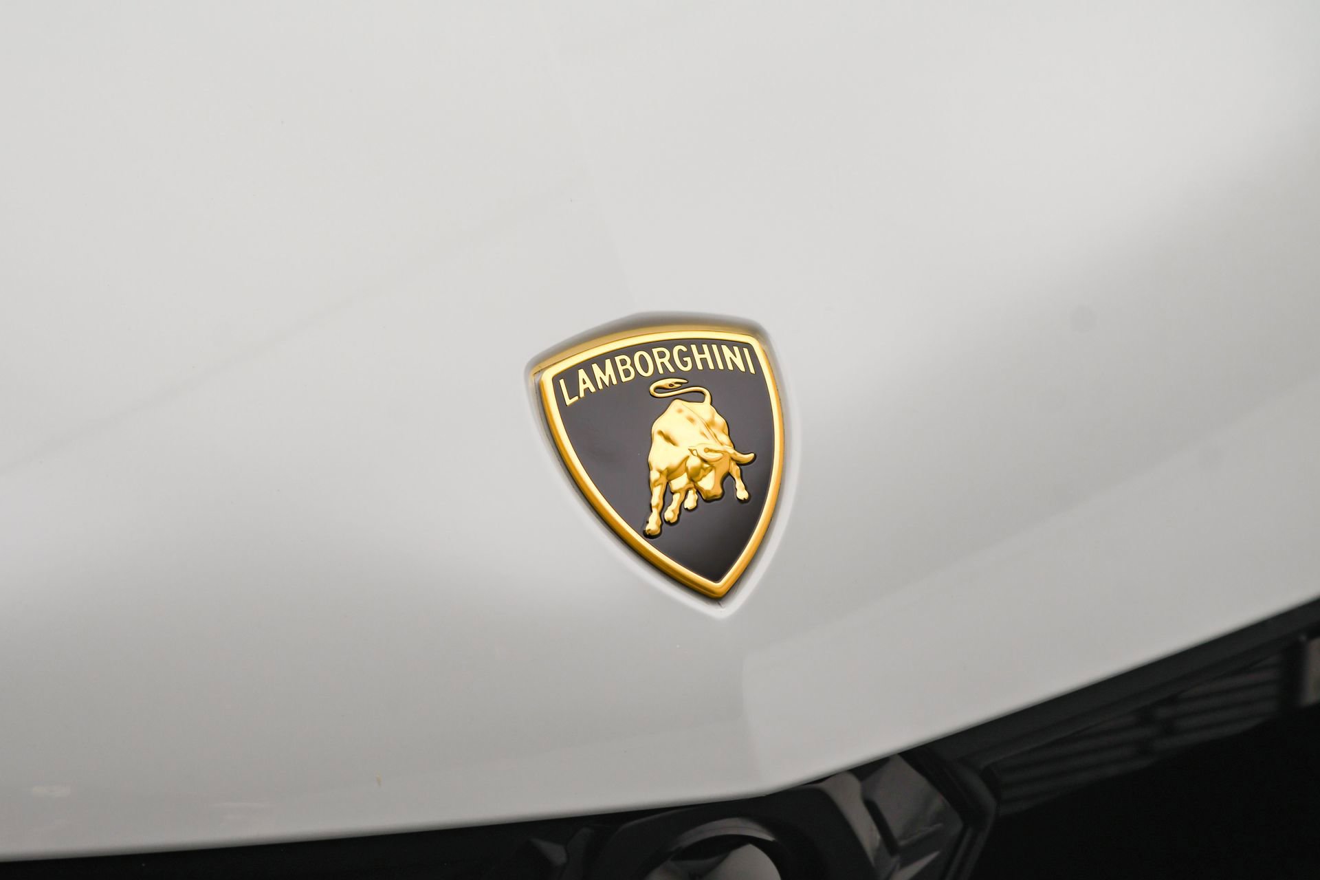 Used 2025 Lamborghini Urus SE image 28