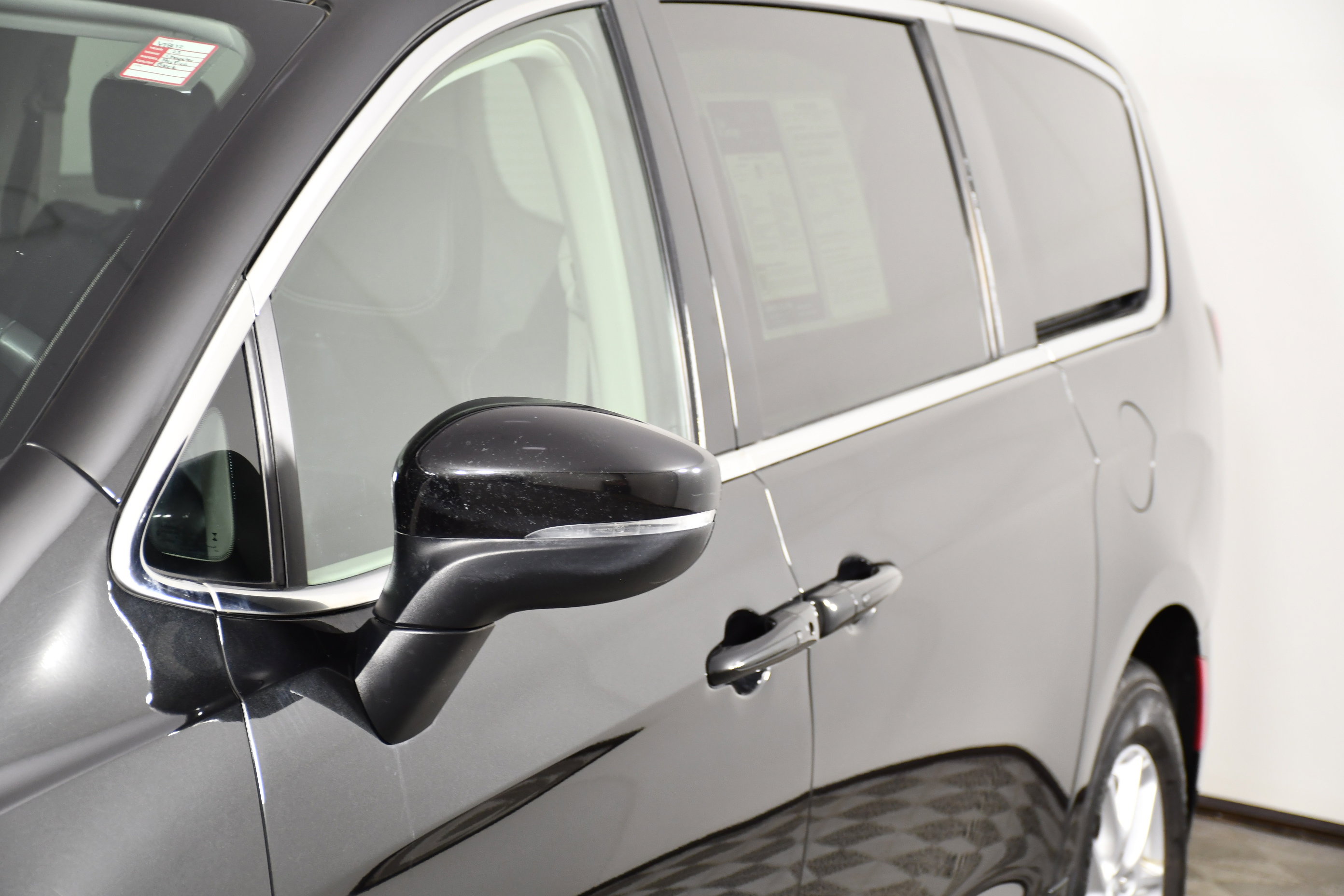 Used 2023 Chrysler Pacifica Touring-L image 13