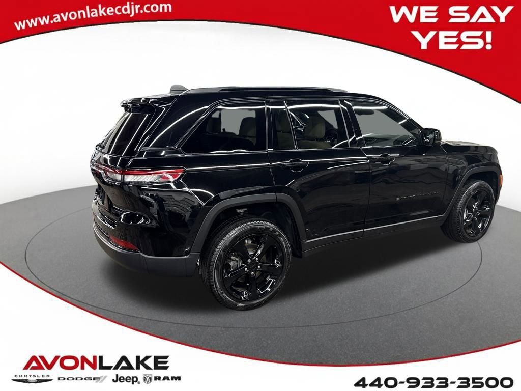 New 2025 Jeep Grand Cherokee Limited w/ Black Appearance Package image 5