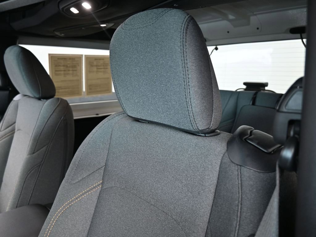 Used 2025 Jeep Wrangler Sport image 14