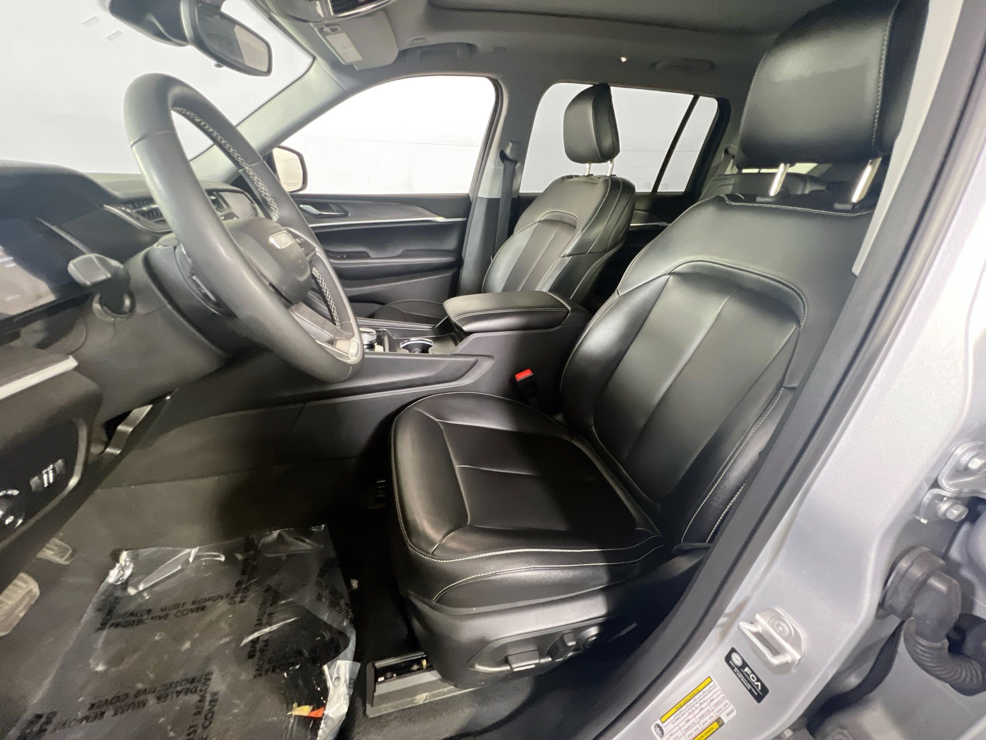 Used 2024 Jeep Grand Cherokee L Limited AWD/4WD image 21
