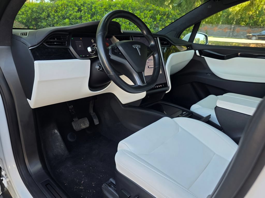 Used 2020 Tesla Model X Long Range AWD/4WD image 11