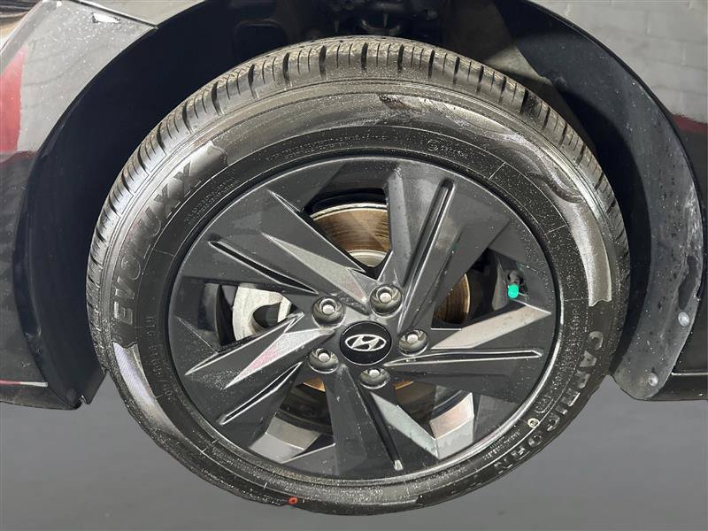 Used 2023 Hyundai Elantra SEL w/ Preferred Accessory Package FWD image 22