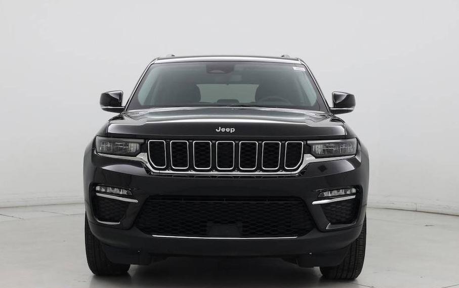 Used 2023 Jeep Grand Cherokee Limited AWD/4WD image 5