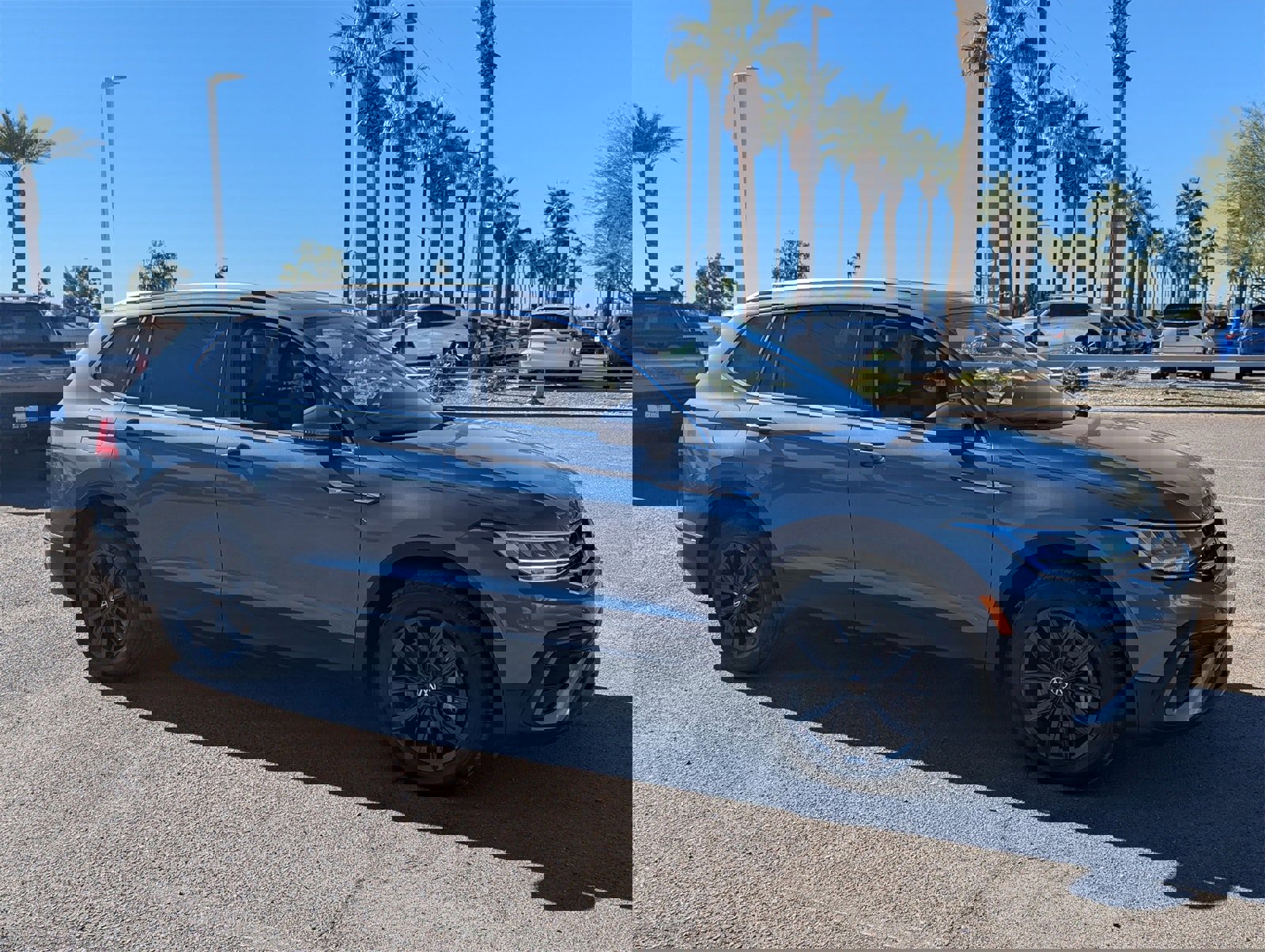 Used 2024 Volkswagen Tiguan SE image 6