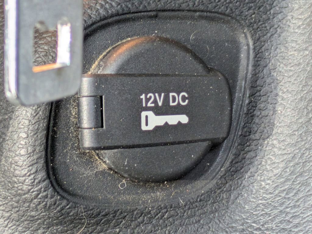 Used 2020 Jeep Cherokee Trailhawk w/ Technology Group AWD/4WD image 14