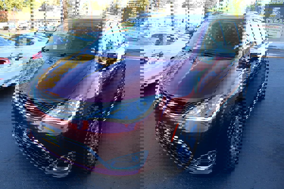 Used 2017 Chrysler Pacifica Platinum image 4