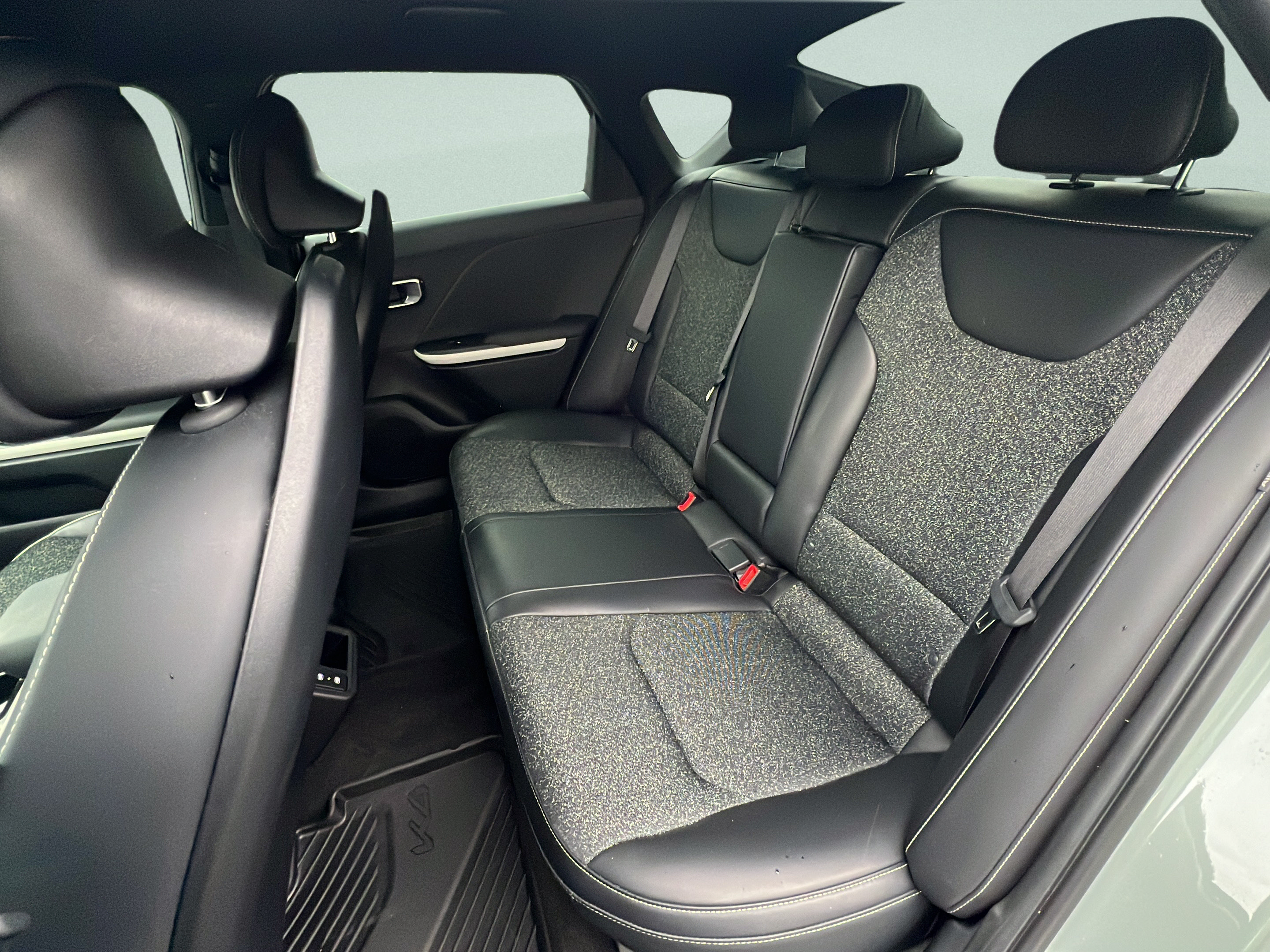 Certified 2025 Kia K4 GT-Line FWD image 12