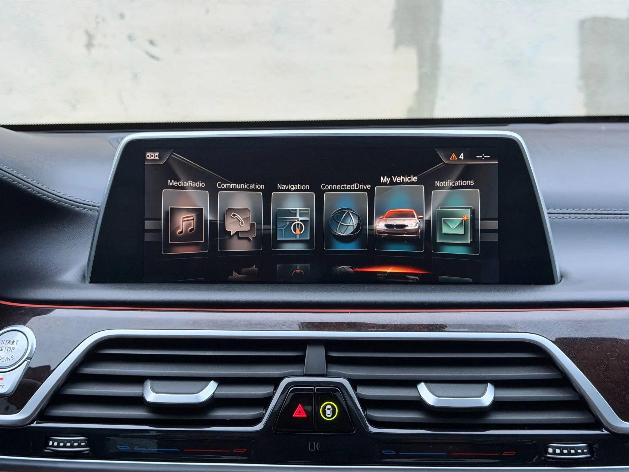 Used 2016 BMW 750i xDrive image 31