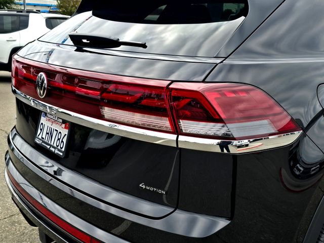 Used 2024 Volkswagen Atlas Cross Sport SEL Premium R-Line image 38
