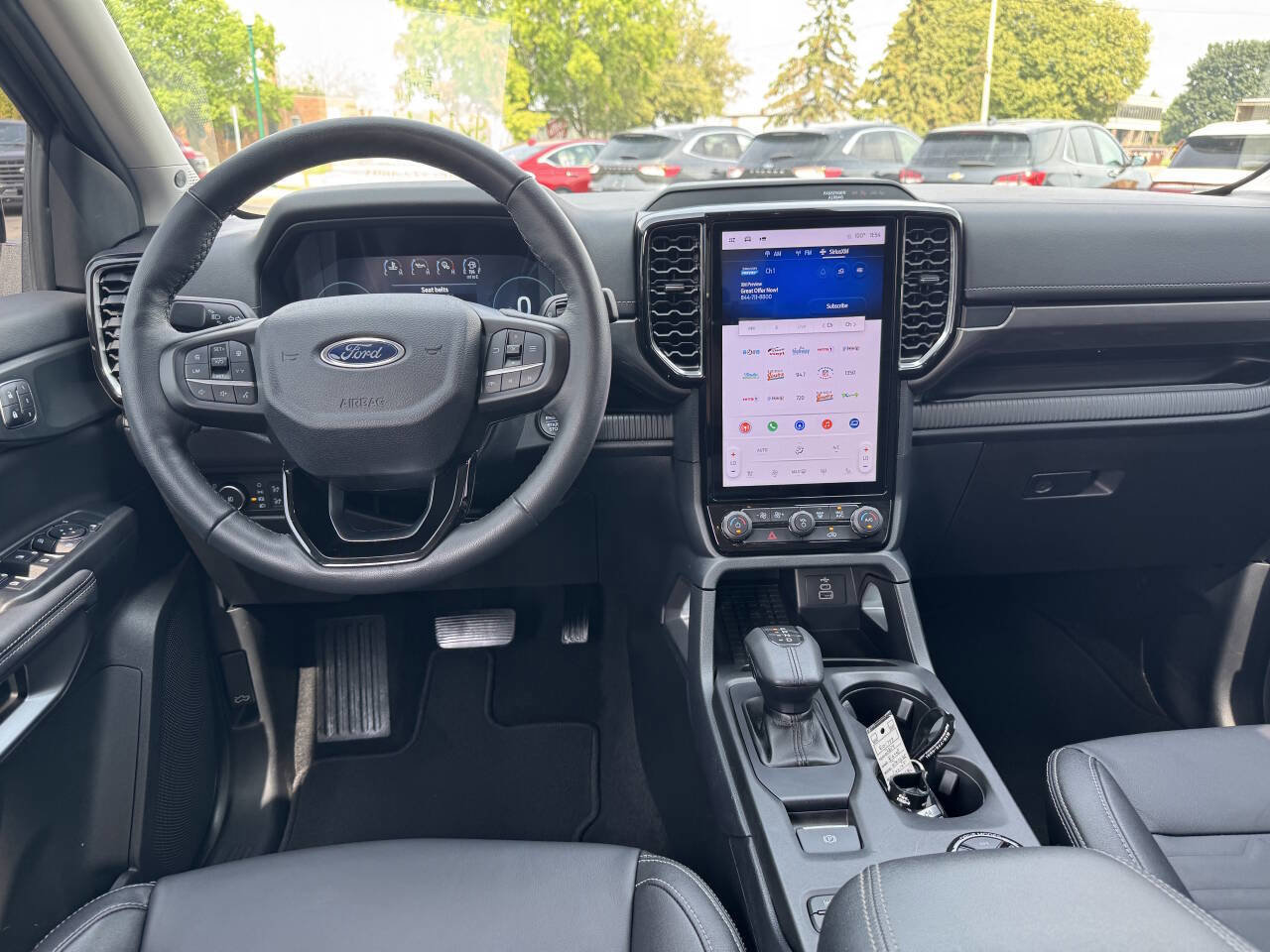 Used 2024 Ford Ranger Lariat w/ FX4 Off-Road Package image 9