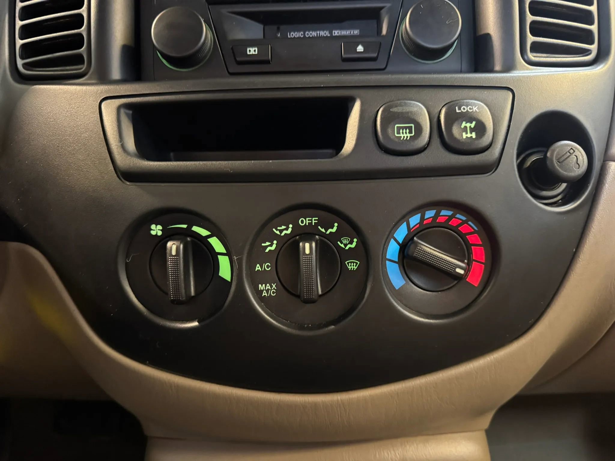 Used 2002 MAZDA Tribute ES image 15