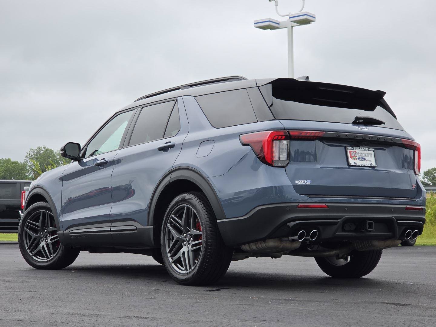 Used 2025 Ford Explorer ST w/ Sun And Sound Package AWD/4WD image 18