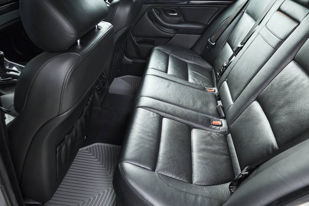 Used 2003 BMW M5 RWD image 93
