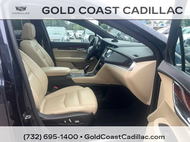 Used 2017 Cadillac XT5 Premium Luxury FWD image 7