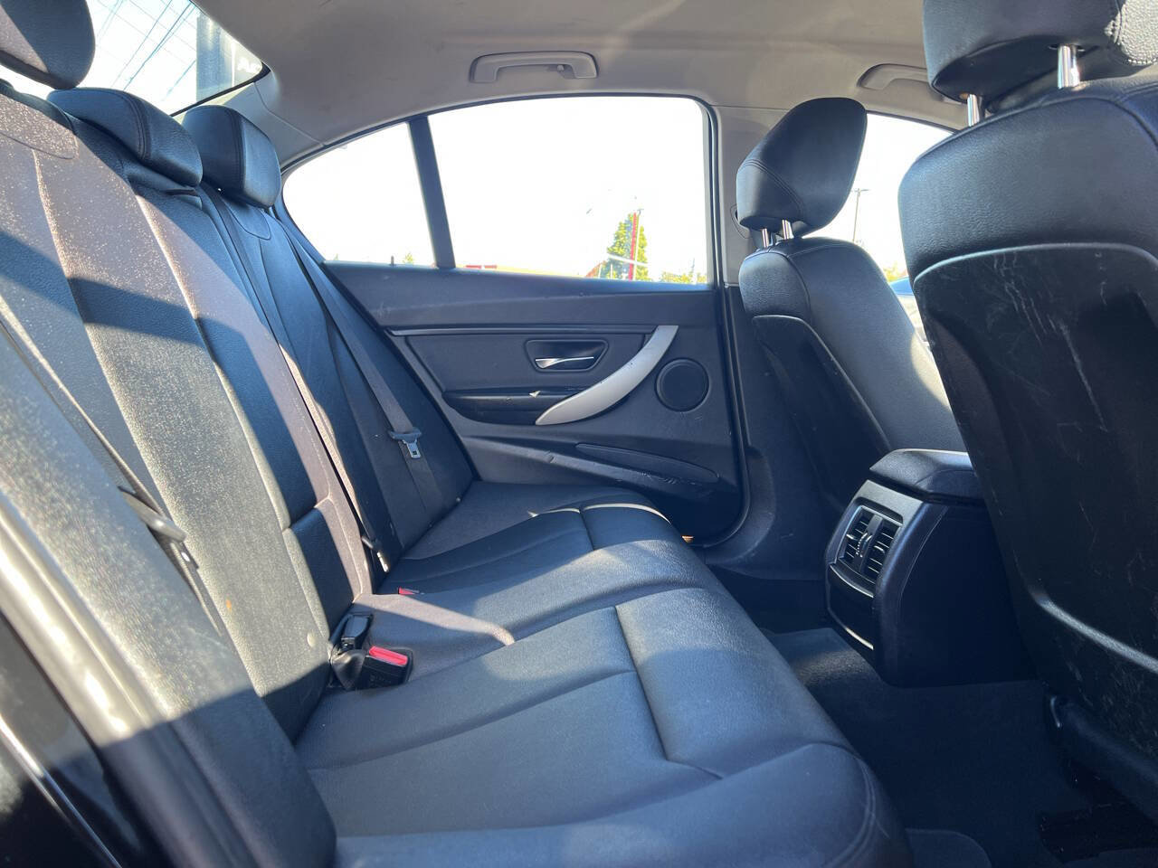 Used 2018 BMW 320i Sedan image 18