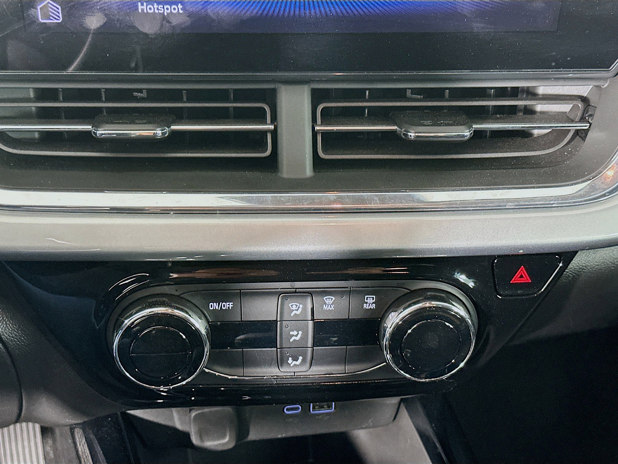 Used 2025 Chevrolet Trax LT image 22