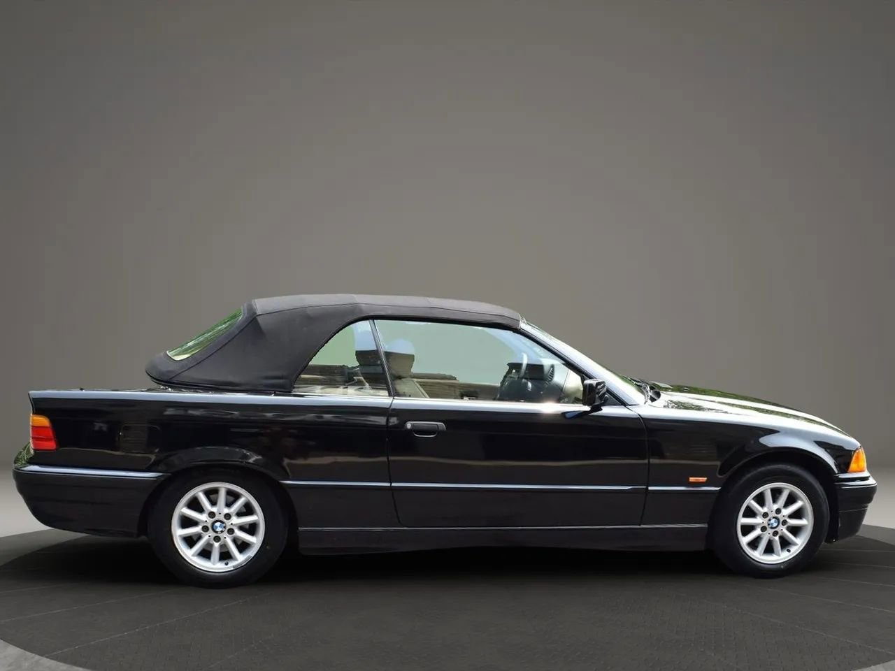 Used 1999 BMW 328i Convertible image 4