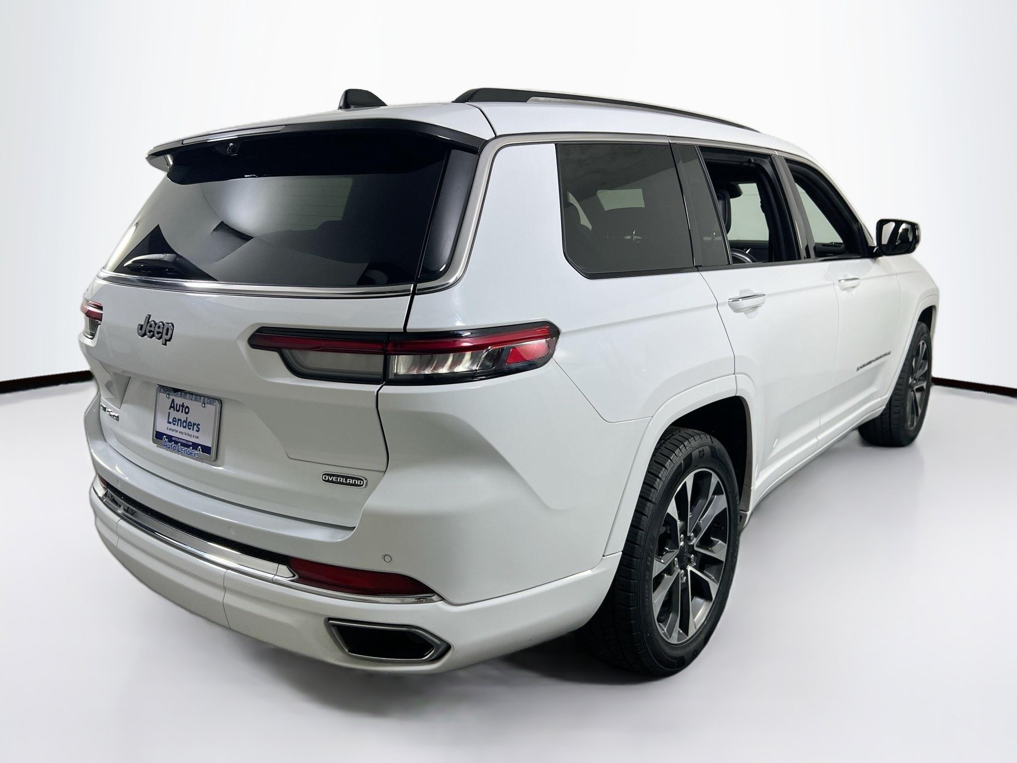 Used 2023 Jeep Grand Cherokee L Overland w/ Luxury Tech Group IV AWD/4WD image 5