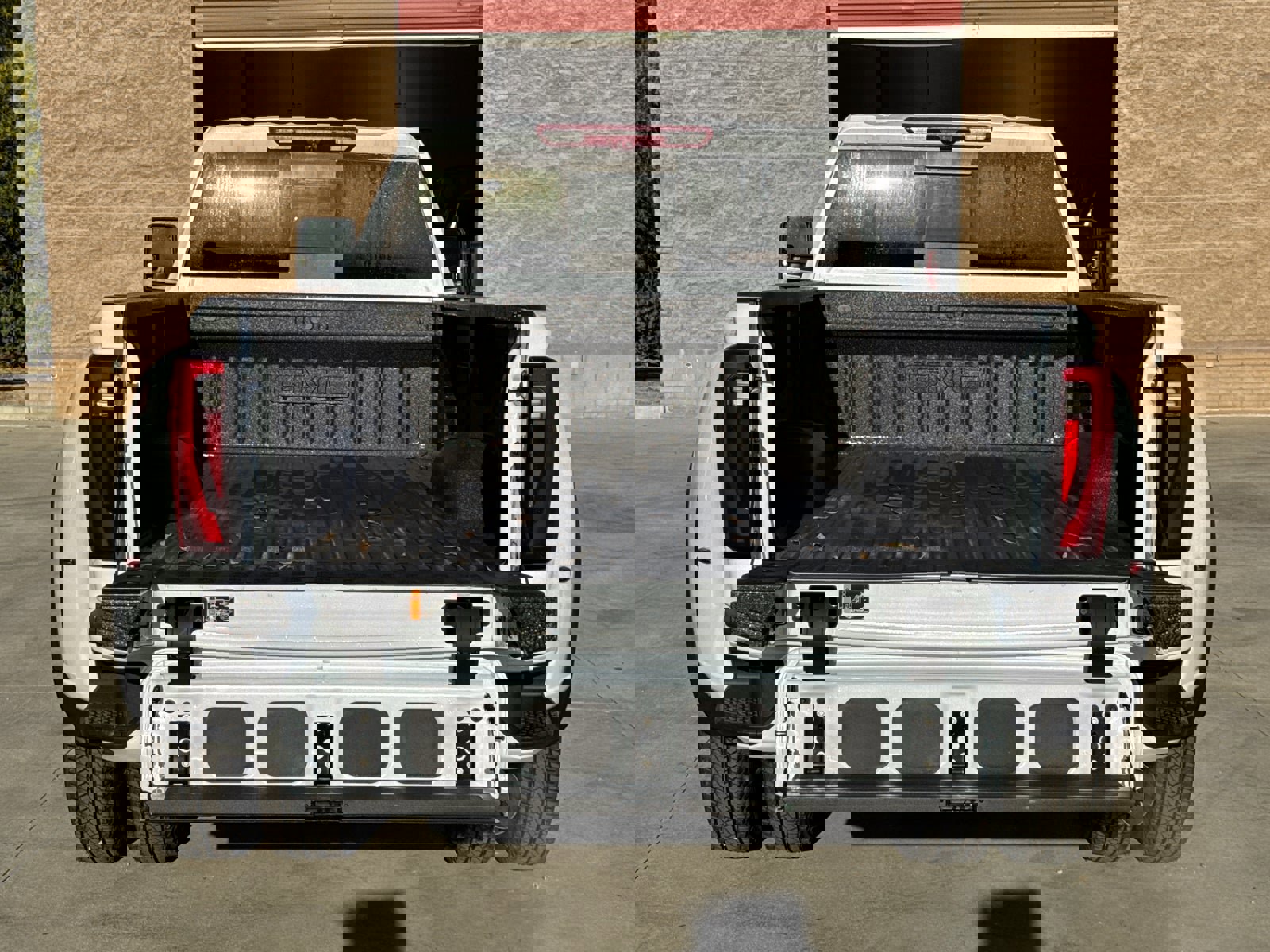 New 2026 GMC Sierra 3500 Denali Ultimate w/ LPO, Black Badging Package image 9