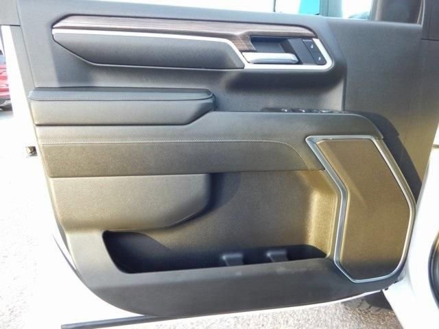 Used 2025 Chevrolet Silverado 3500 LT w/ Safety Package image 16