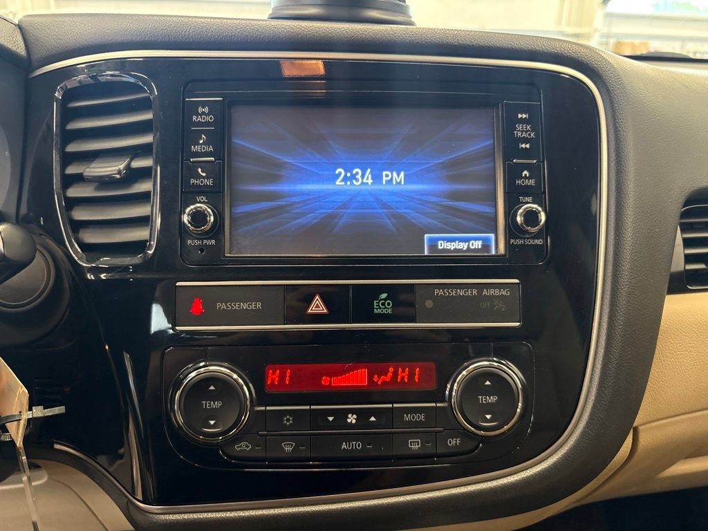 Used 2019 Mitsubishi Outlander SE AWD/4WD image 14