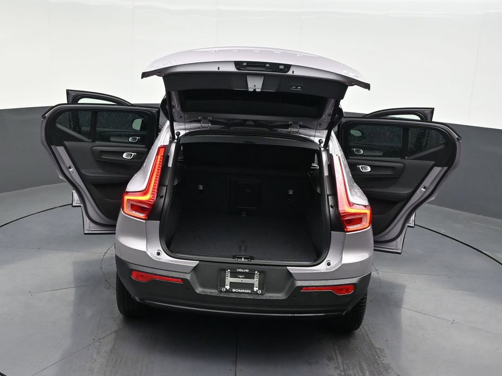 New 2026 Volvo XC40 B5 Plus AWD/4WD image 34