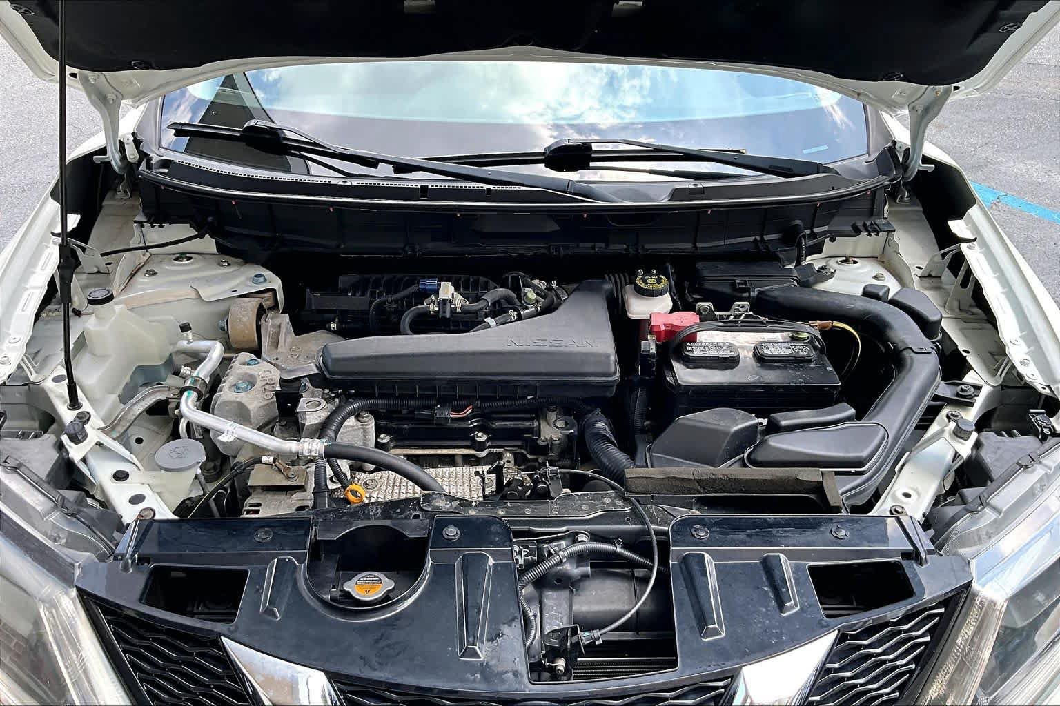 Used 2016 Nissan Rogue SV FWD image 31