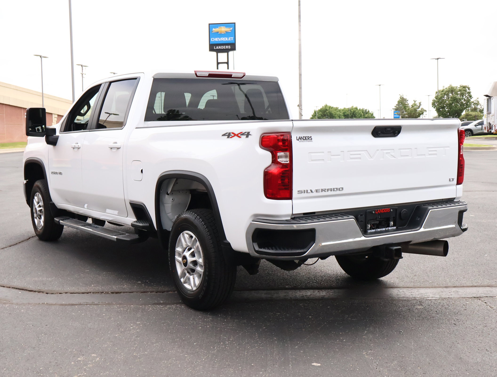 Used 2025 Chevrolet Silverado 2500 LT w/ Convenience Package AWD/4WD image 7
