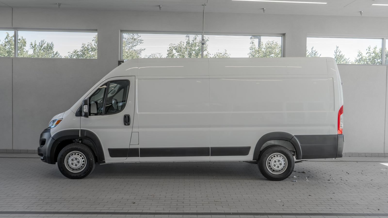 Used 2024 RAM ProMaster 3500 FWD image 2
