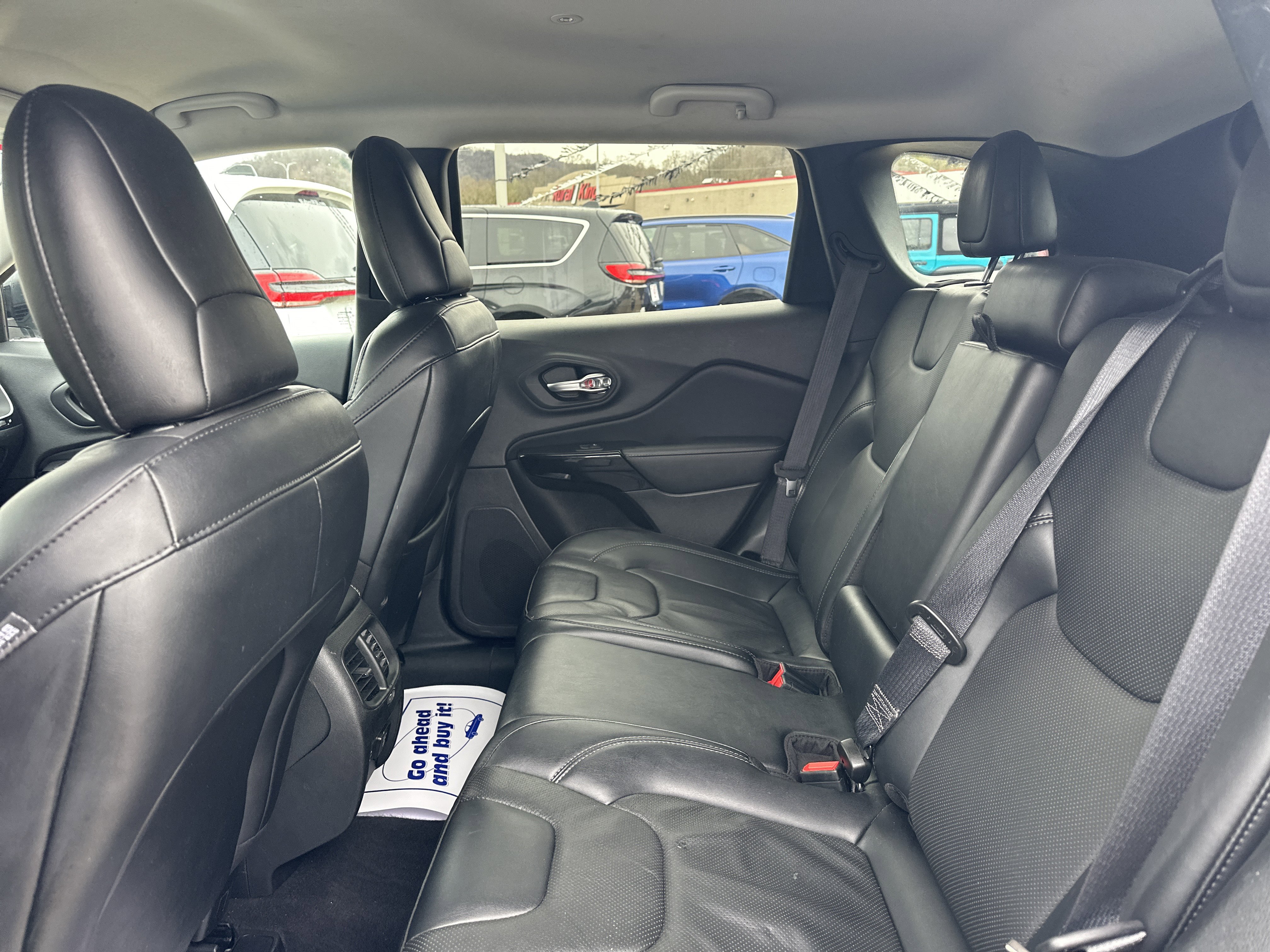 Used 2023 Jeep Cherokee Altitude Lux image 18